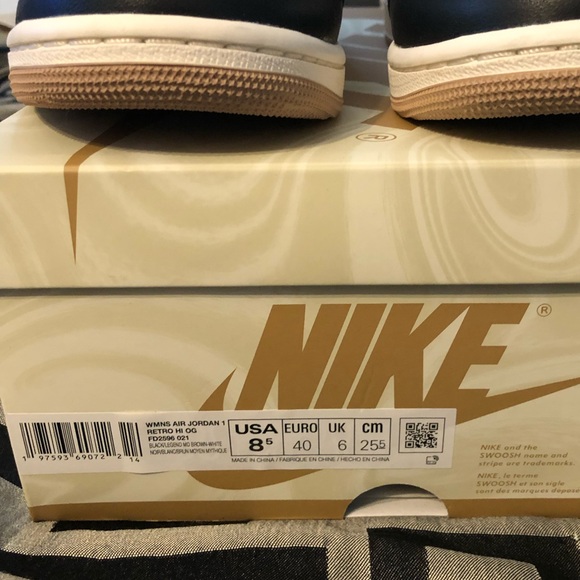 WOMENS AIR JORDAN Retro High 1 - Picture 3 of 6